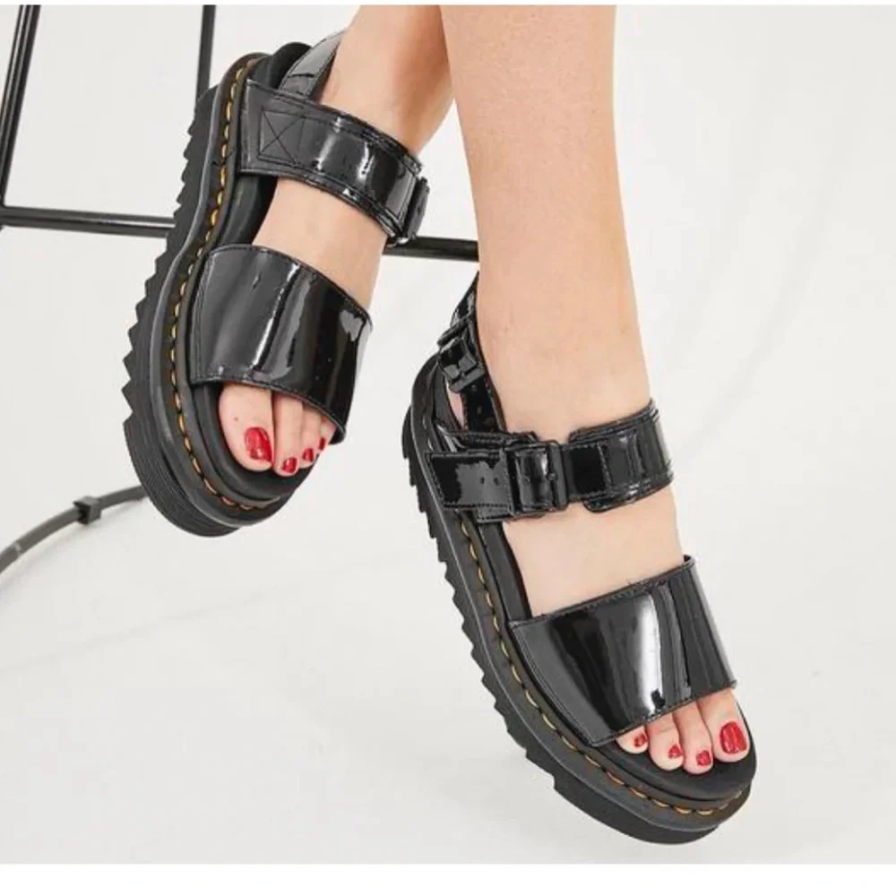 Dr. Martens VOSS   Black Patent Lamper 2 Buckle Sandal Size  EU 39 / US 8
